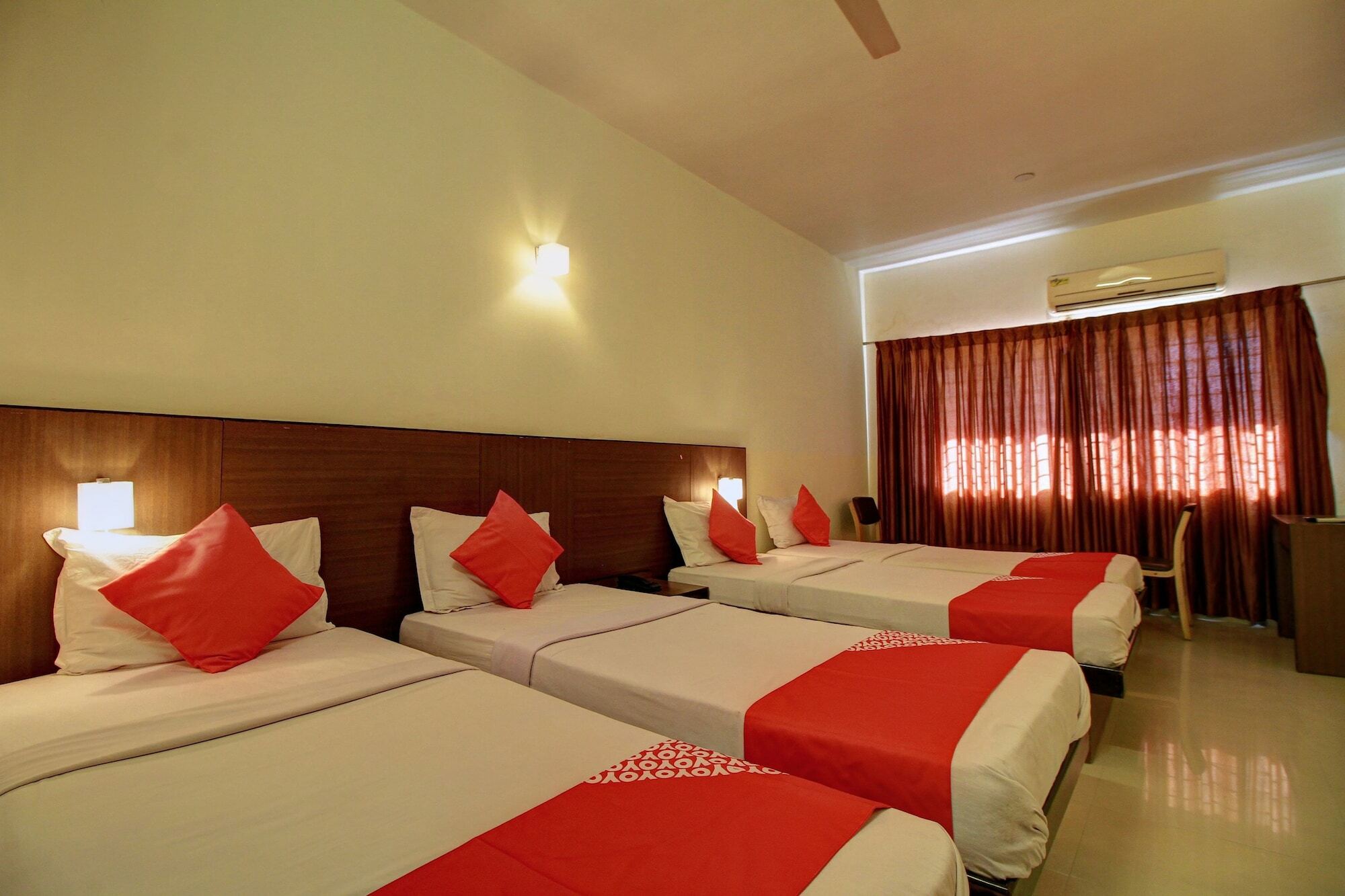 Hotel Century Executive Udupi Exteriér fotografie