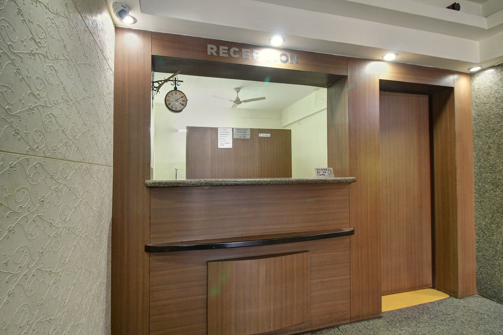 Hotel Century Executive Udupi Exteriér fotografie